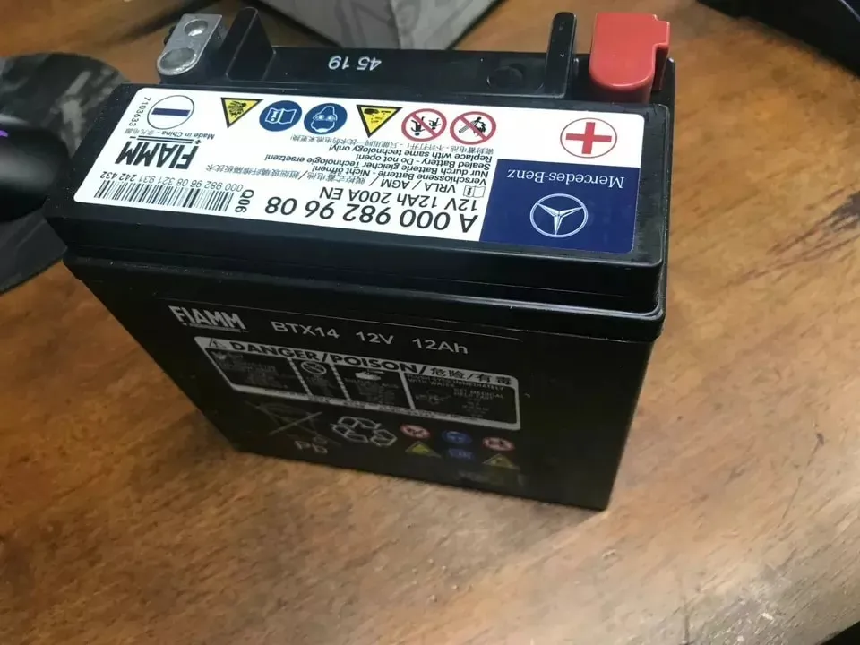 Auxiliary battery S500 A0009829608